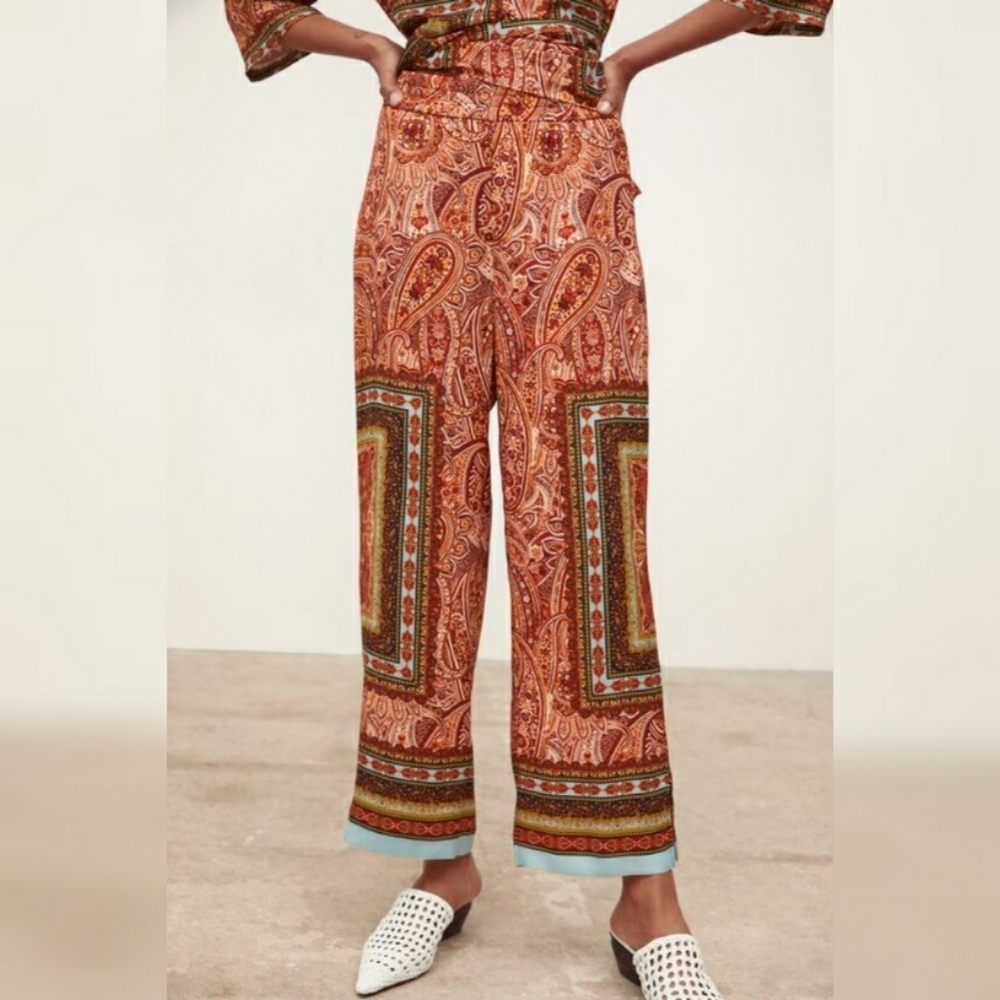 ZARA  |  FLOWY PRINTED PANTS